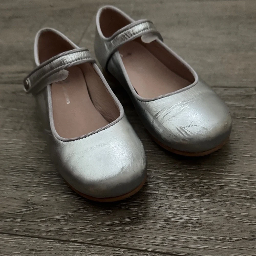 Jacardi Girls Silver Mary Jane Dress Shoes